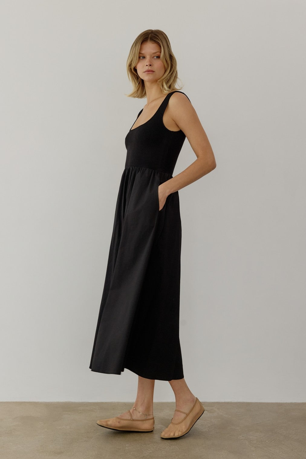 Black Contrast Knit Poplin Sleeveless Midi Dress