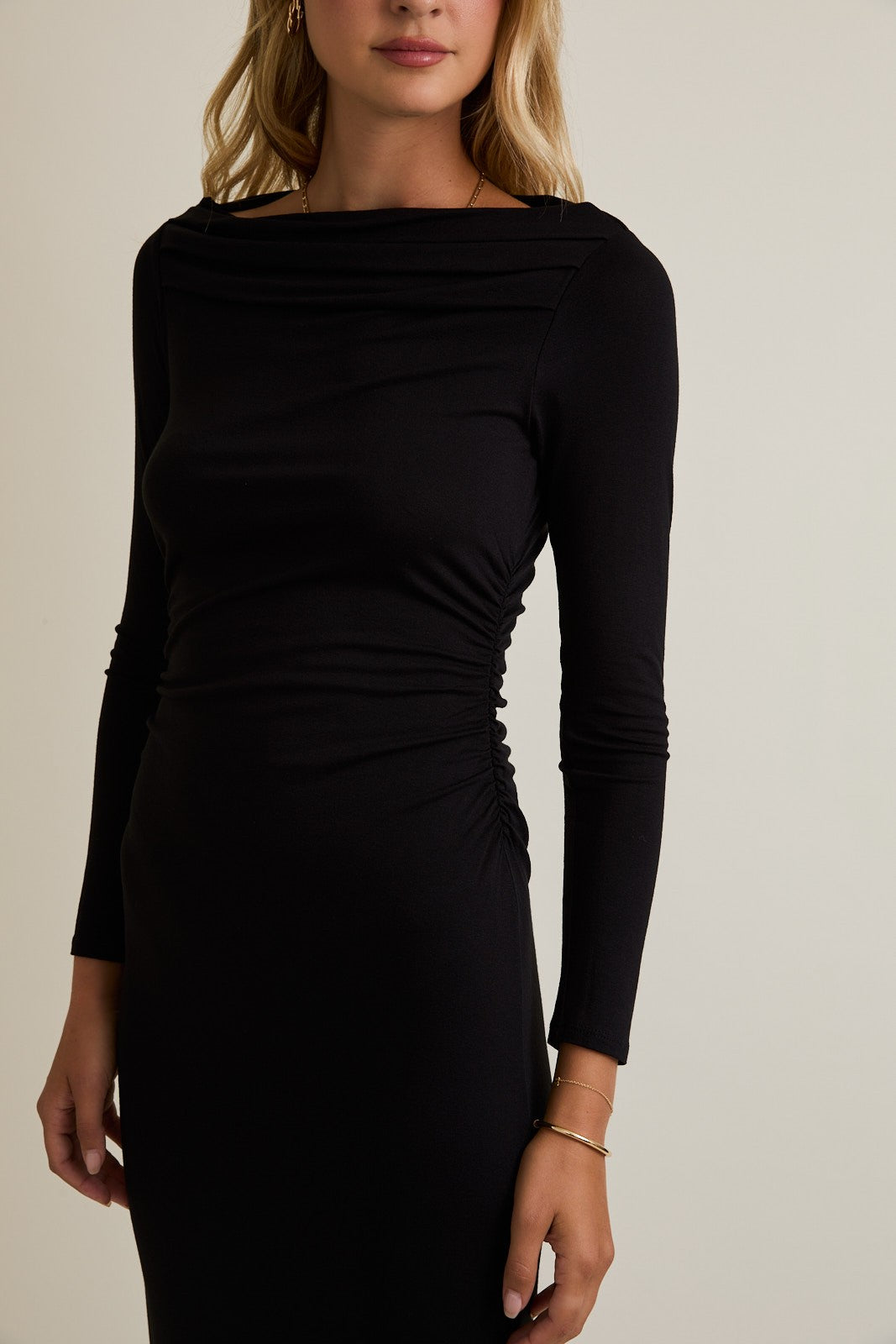 Black Boat Neck Ruched Long Sleeve Midi Dress